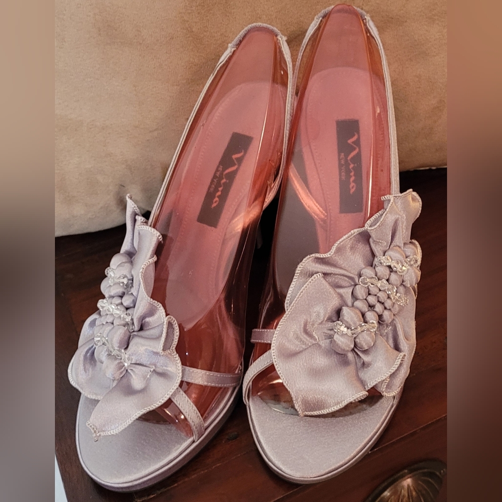 Silver Nina 4" heels 7.5 with bag